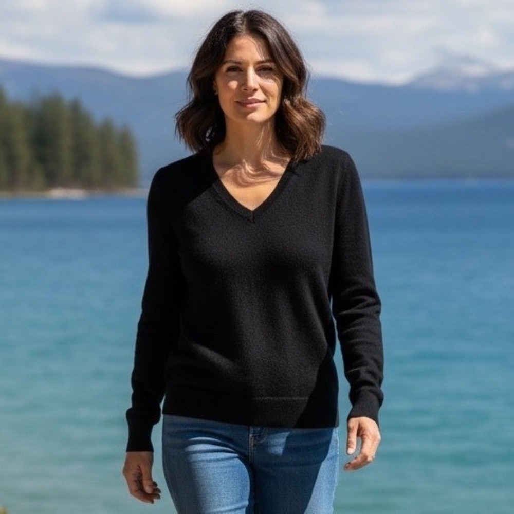 Quince Women Black V-Neck Long Sleeve‎ Knit Pullover Sweater Size M EUC